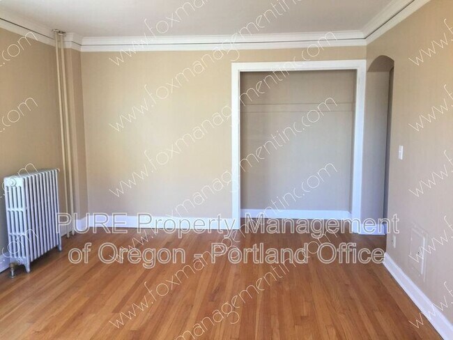 Building Photo - 709 SW 16th Ave