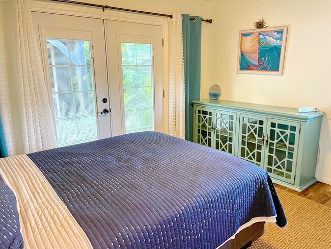 Building Photo - Wailuku Heights Executive Style 3Bed/2Bath Furnished Upstairs Home - Pool w/ cabanas - Most Utili...