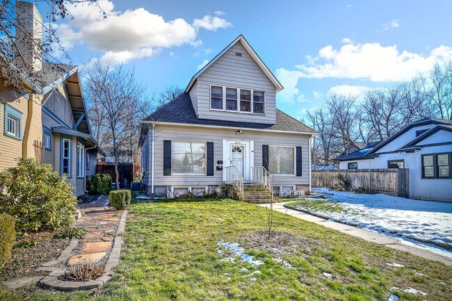 Building Photo - Coveted Northend Location! Spacious 5 bedr...
