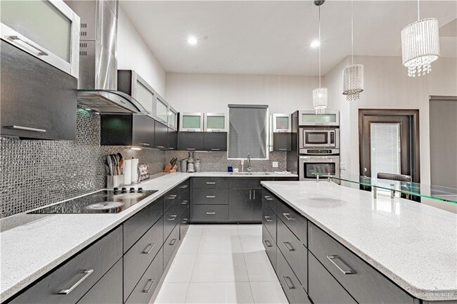 Building Photo - 30 N 46th St