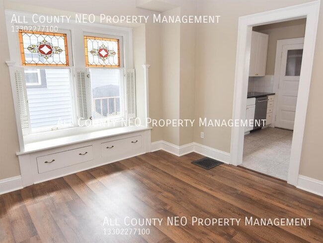 Building Photo - 1224 W Clifton Blvd