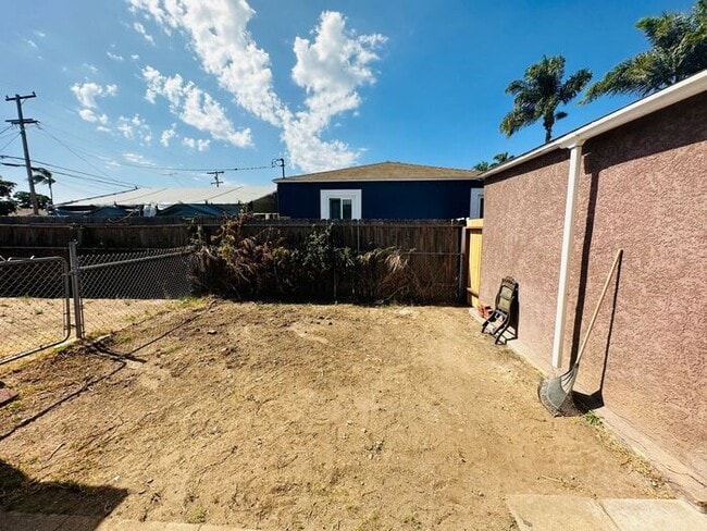 Building Photo - 2 Bedroom, 1 Bath Home in Legacy Walk – A ...