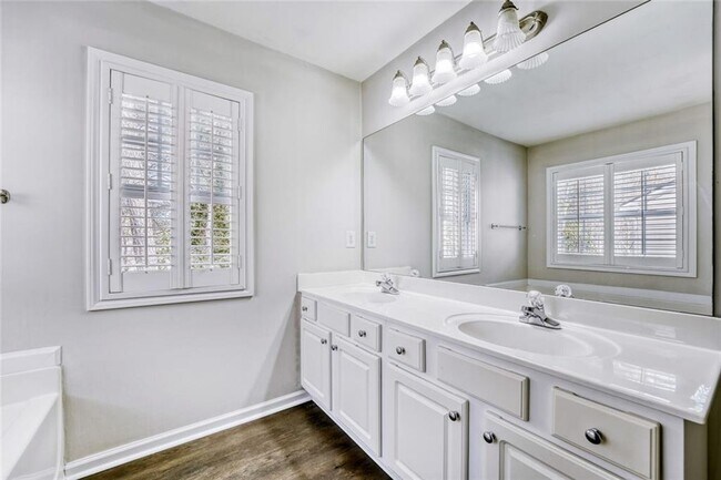 Building Photo - 2934 Wintercrest Dr