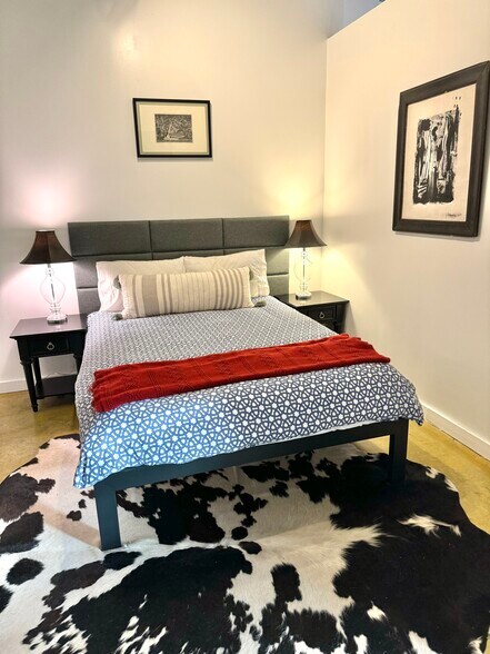 Building Photo - 640 Glen Iris Dr NE