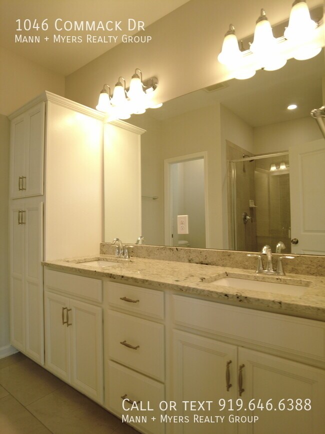 Building Photo - 1046 Commack Dr