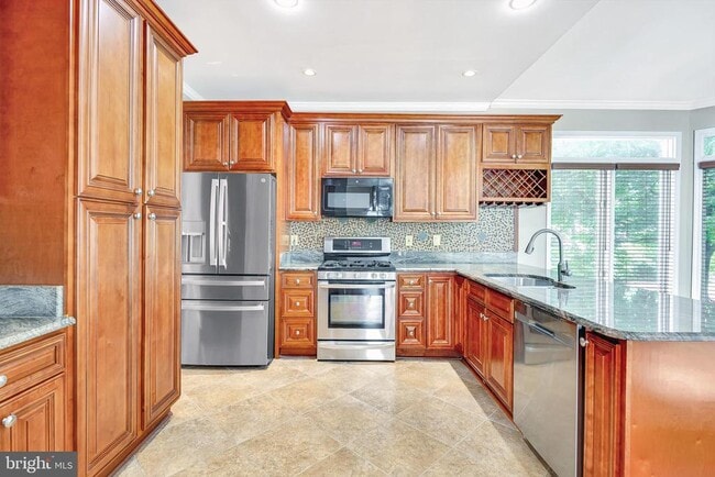 Building Photo - 21102 Raintree Ct