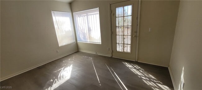 Building Photo - 5115 Blossom Ave