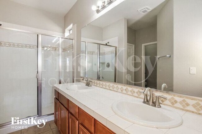 Building Photo - 4417 S 100th Ln
