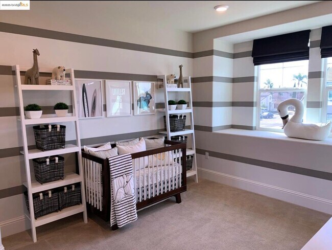Building Photo - 807 Bamboo Dr