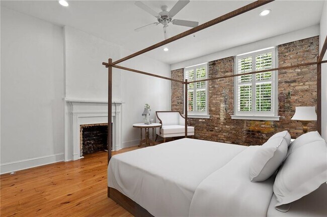Building Photo - 362 Dauphin St