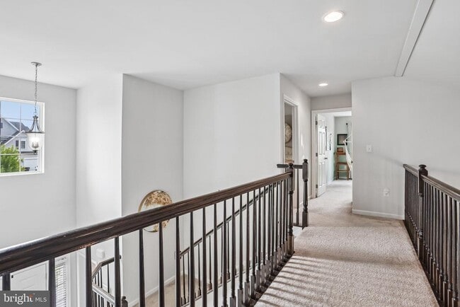 Building Photo - 427 Green Meadow Dr.