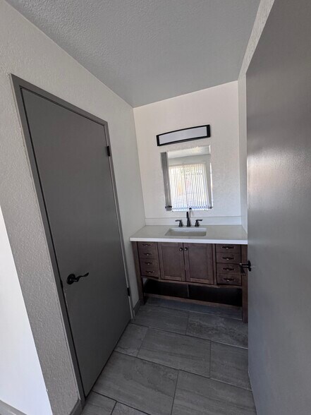 Building Photo - 32400 Cielo Vista Rd