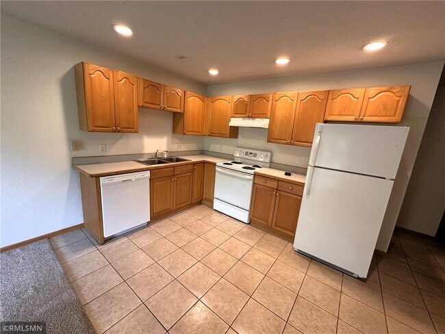 Building Photo - 1279 Pinewood Trail