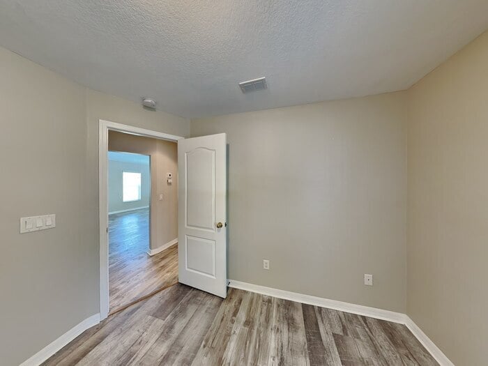 Building Photo - 10113 36th Ct E