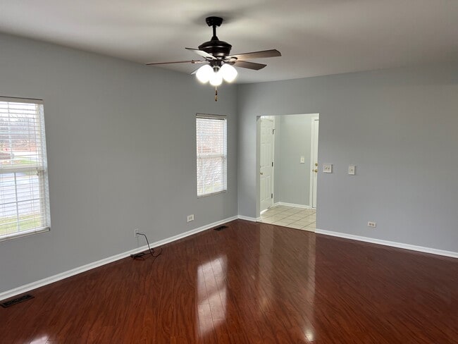 Building Photo - 1706 Fredericksburg Ln