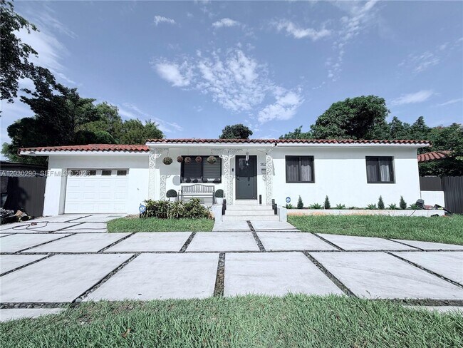 Building Photo - 9021 N Miami Ave