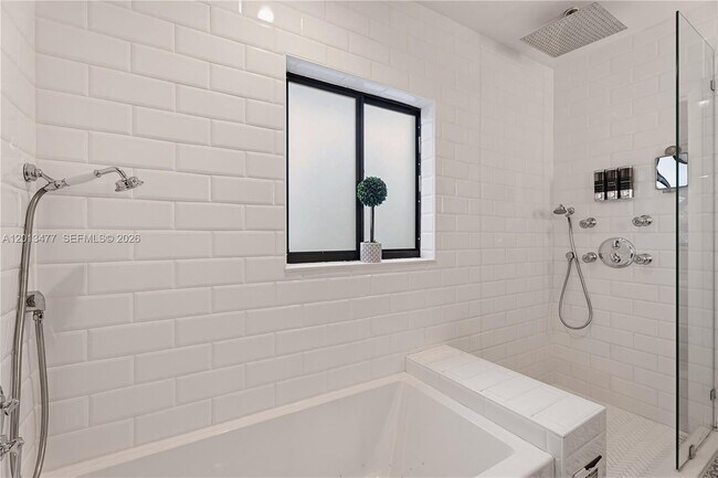 Building Photo - 674 NE 67th St