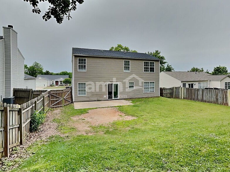 Building Photo - 22 Willow Bend Dr