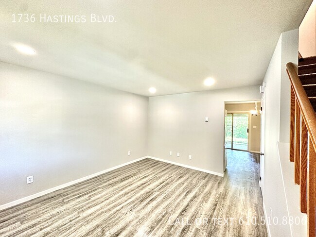 Building Photo - 1736 Hastings Rd