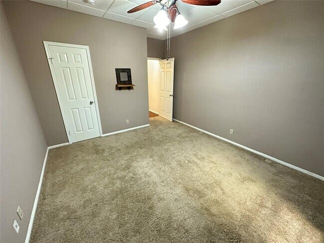 Building Photo - 801 6th St N