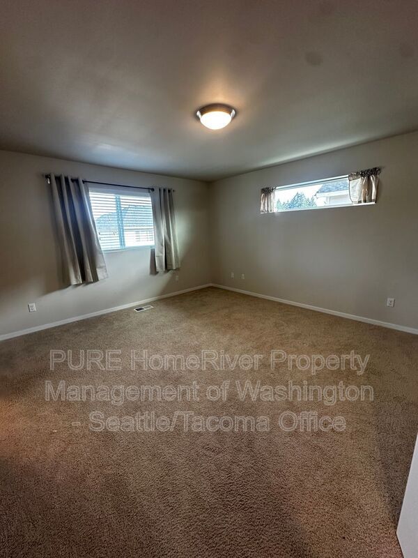 Building Photo - 18201 35th Ave Ct E