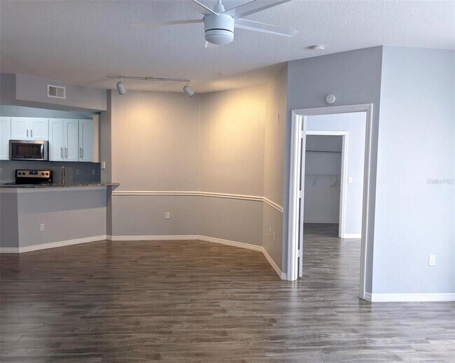 Building Photo - 5530 Metrowest Blvd