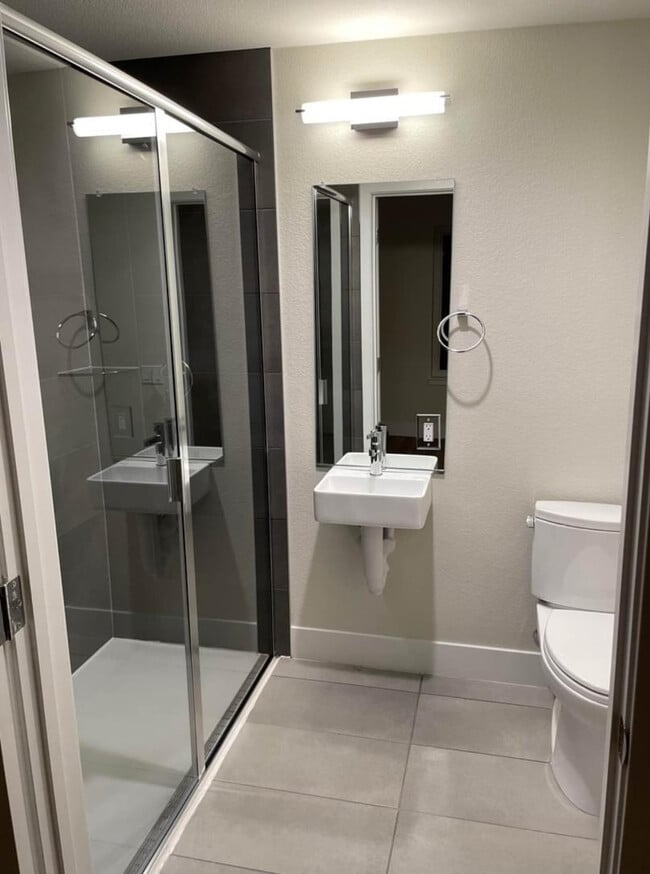 Building Photo - 1173 S Reed Way