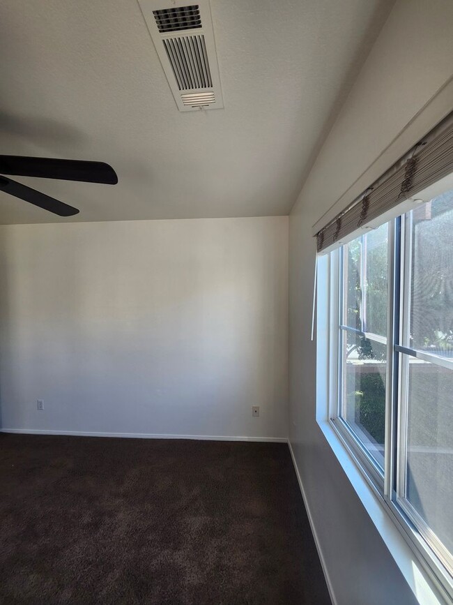 Building Photo - Chino 4 bedroom Beauty
