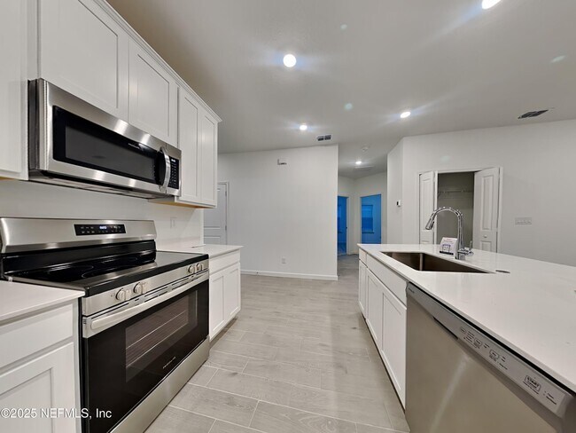 Building Photo - 9005 Latigo Ln