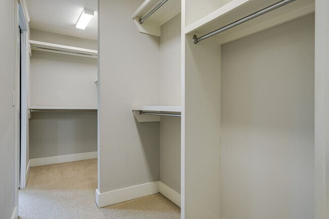 Building Photo - Beautiful build in Cleveland Park (Downtown Nashville)