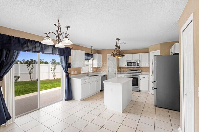 Building Photo - 4657 Willamette Cir