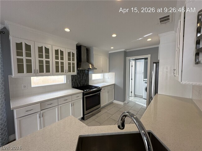 Building Photo - 8848 Hampton Green Ave