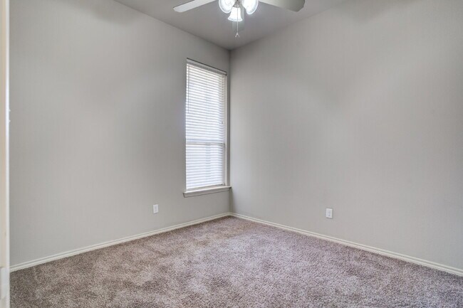 Building Photo - Great newer home in Frenship ISD