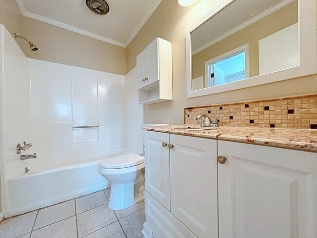 Building Photo - Prime 3 Bed, 2.5 Bath with Fireplace & Fenced Patio!