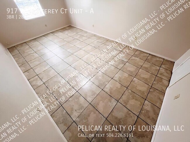 Building Photo - 917 Monterey Ct S