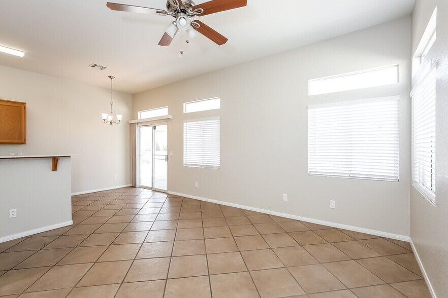 Building Photo - 2114 Heritage Ridge Ave