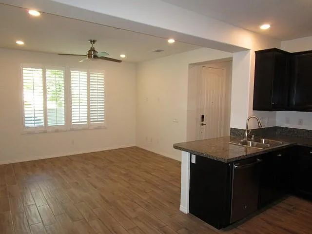 Building Photo - Beautiful Valencia Townhome in Desirable West Creek Community