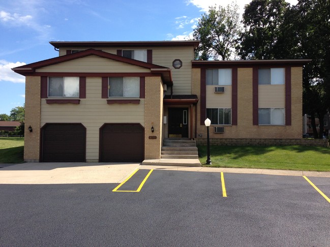 Building Photo - 8158 Durbin Terrace