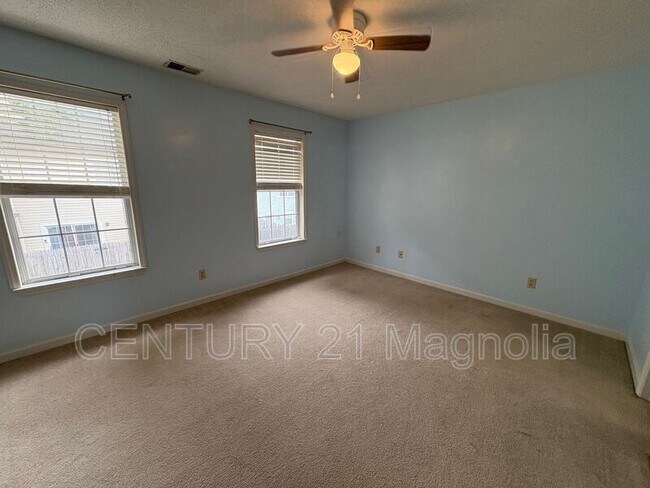 Building Photo - 2121 Turtle Ct