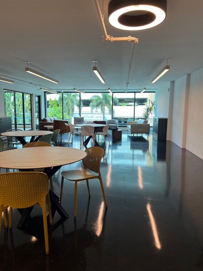 Building Photo - Brand New Kakaako Ililani Condo 2 bedroom ...