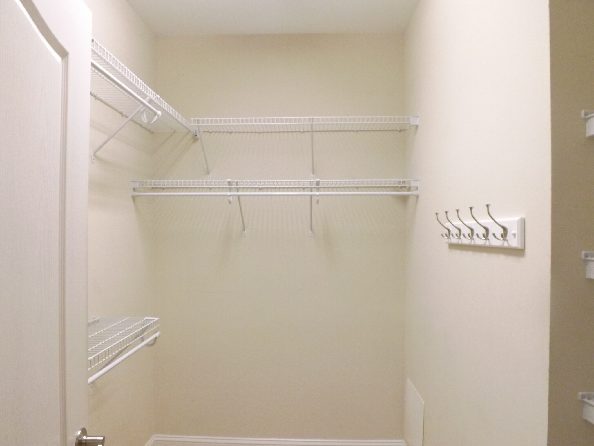 Building Photo - 212 Fountainhead Ln