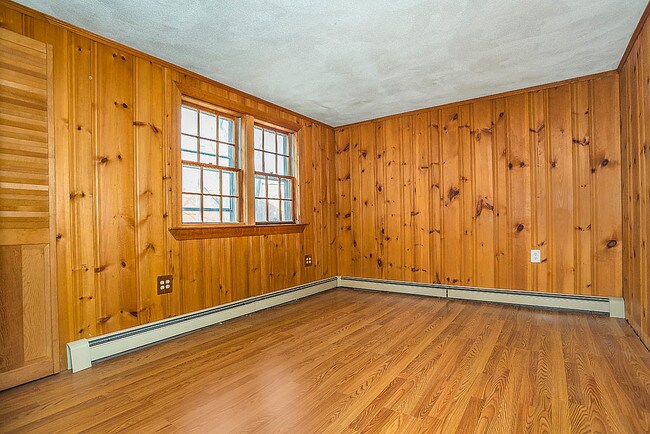 Building Photo - 36 E Foster St