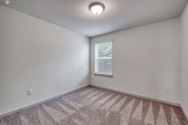 Building Photo - 7501 Smallwood Dr