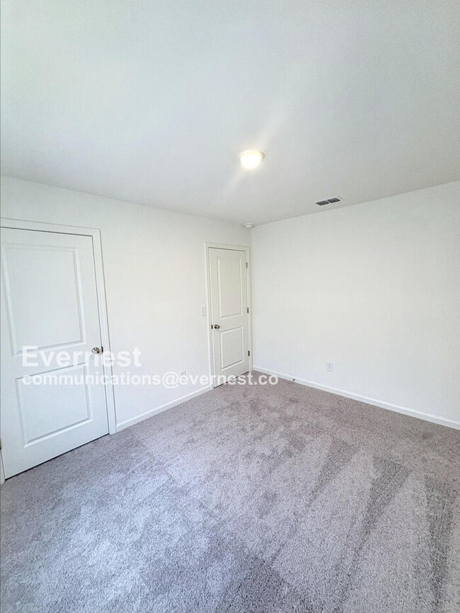Building Photo - 141 Flowering Cherry St
