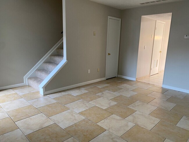 Building Photo - 2581 Shakespeare Ln