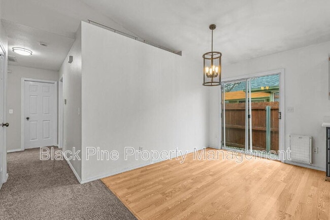 Building Photo - 6003 N Waterside Pl