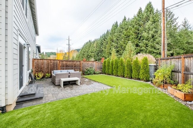 Building Photo - 5587 NW Torchcrest Pl