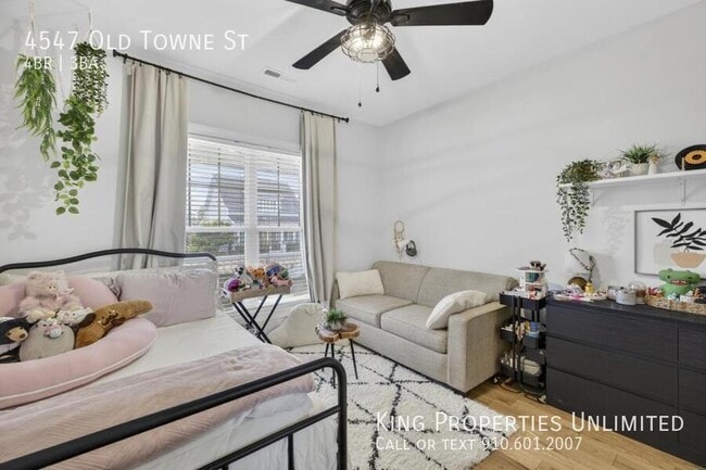 Building Photo - 4547 Old Towne St