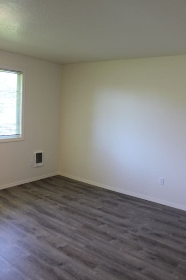 Building Photo - Single Family Home