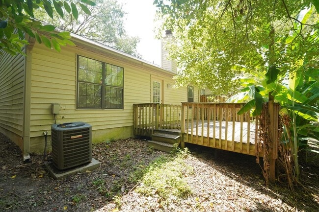 Building Photo - 828 Ashlyn Forest Dr